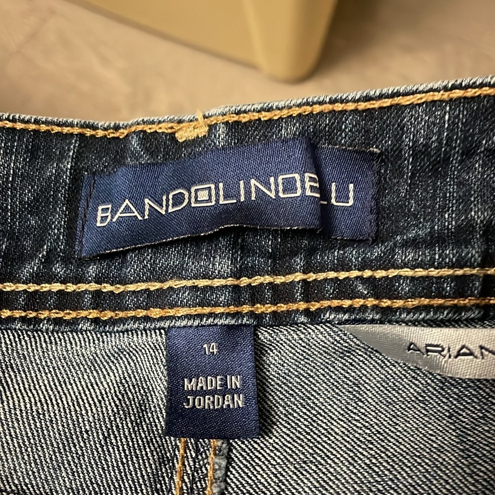 Blue Jeans - Picture 5 of 6